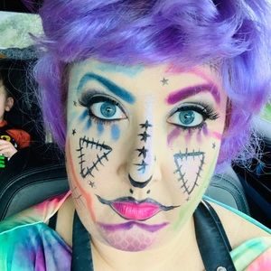 Meet your Posher, Hillary